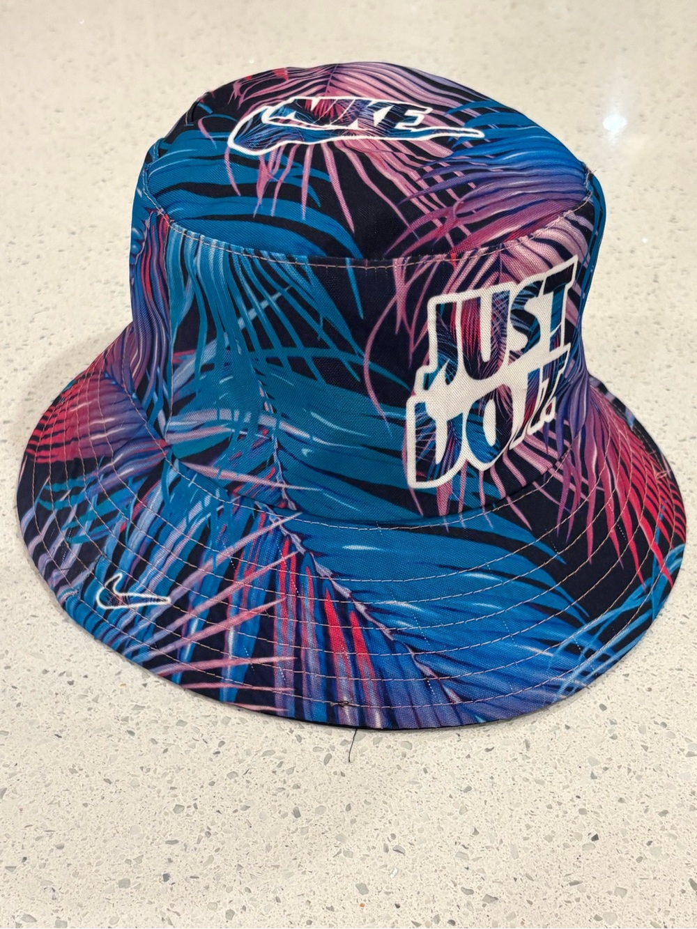 Nike Kids' Blue/Pink 'Just Do It' Bucket Hat